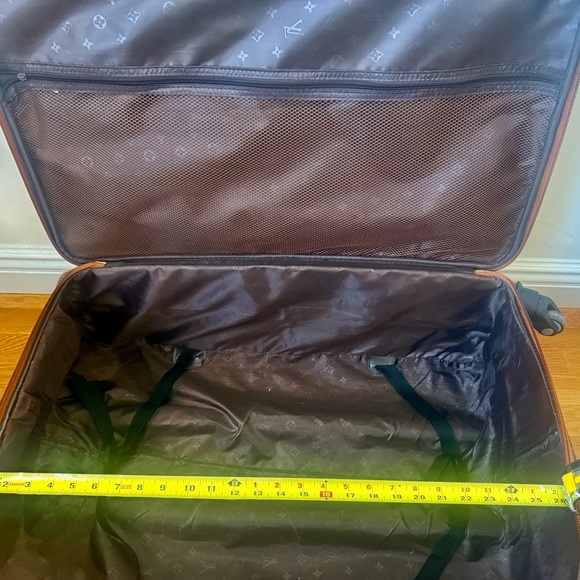 AUTHENTIC  CLASSIC LV BIG LUGGAGE, 2nd handed,in great condition ! - Picture 5 of 5